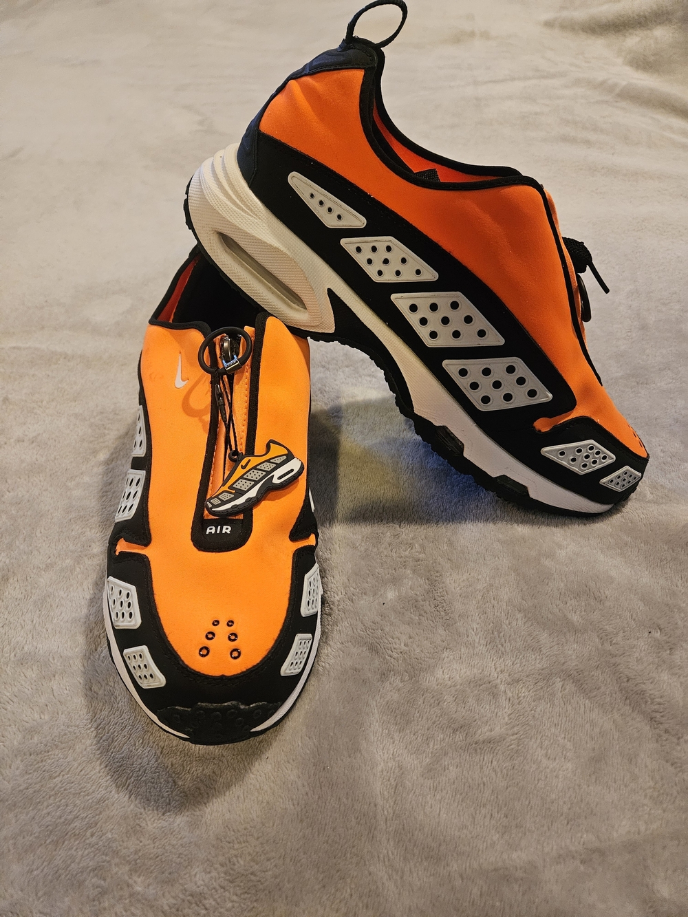 Like New! Nike Air Max Sunder – Orange/Black – Men’s Size 11